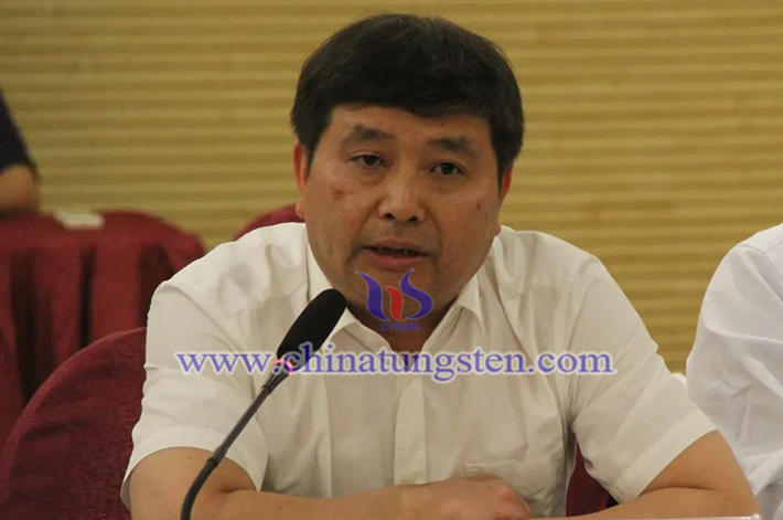 江西鎢業(yè)控股集團有限公司行銷部總經(jīng)理廖肇康（代表江春林副會長、主席團主席）