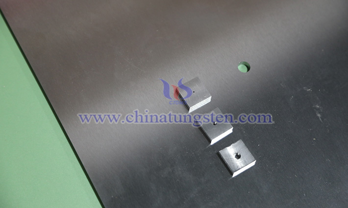 中鎢線上鎢合金準(zhǔn)直器圖片