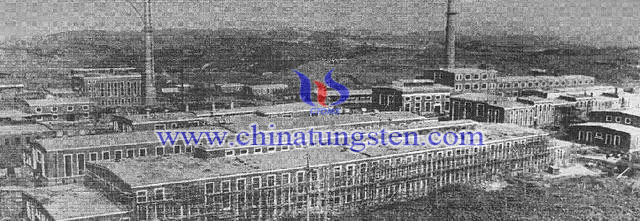 1955年3月，開工建設(shè)中的廠房