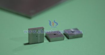 鎢合金:高密度特性驅(qū)動(dòng)下的多領(lǐng)域應(yīng)用探索 中鎢智造鎢合金準(zhǔn)直器圖片